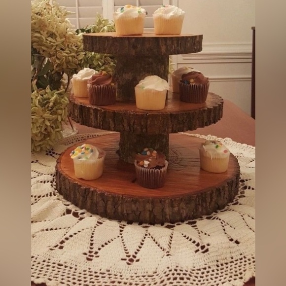 OAK handmade cake tiered stand. - Picture 5 of 5